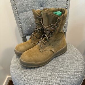 Belleville AHWC Tan Combat Boots - Size 5